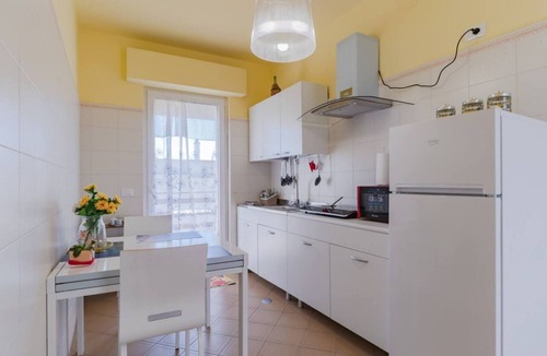 Squinzano Apartment | GuestHost - Enchanting, tastefully furnished apartment that sleeps up to 4 people and is energy efficient thanks to the photovoltaic power supply. The accommodation is located in the centre, just 500m from the station and a short distance from the motorw