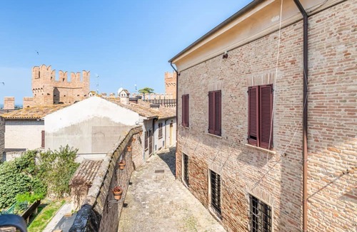 Gradara Apartment | GuestHost - Gradara Comfy Apartment BIG