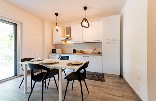 Francavilla al Mare Apartment | GuestHost - Seaside Exclusive Retreat with Balconies & Parking