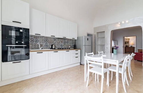 Kalsa Apartment | GuestHost - La Dimora dei Mille - Roomy Apartment with Terrace