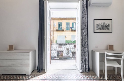 Kalsa Apartment | GuestHost - La Dimora dei Mille - Roomy Apartment with Terrace