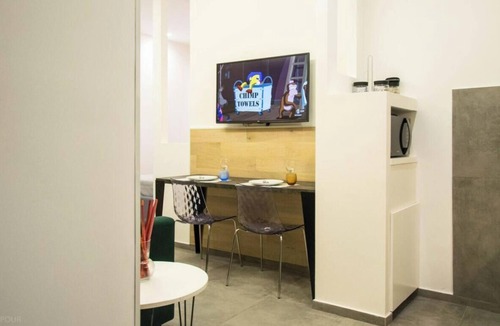 Esquilino Apartment | GuestHost - Largo Leopardi Essential Apartment