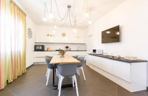 Lendinuso Villa | GuestHost - Luxurious villa with private pool and equipped outdoor space, located in the Lendinuso district of Torchiarolo. The 250 m2 accommodation boasts large spaces and every comfort to accommodate up to 6 people. A few steps from the sea and less th