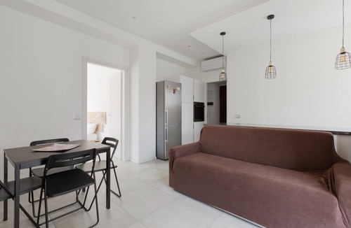 Acquabella Apartment | GuestHost - M4 Argonne Design Apartment with Balconies