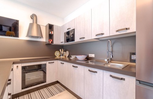 Chiavari Apartment | GuestHost - Modern and comfortable apartment ideal for 2 guests located in a residential area of Chiavari, a few steps from the historic center and the beach. The accommodation is equipped with every comfort: equipped terrace, kitchen, washing machine, a