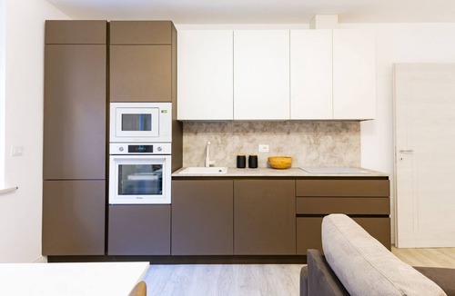 Pescara Apartment | GuestHost - Modern apartment of 85 sqm located on the first floor of a building with a lift (steps to access) perfect for 4 people.The accommodation is located in the heart of Pescara, just 10 meters from Corso Vittorio Emanuele just 7 minutes walk from