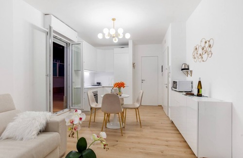 Municipio 3 Apartment | GuestHost - Modern apartment of about 50sqm, with a wonderful terrace of 70 sqm with a view on sea and lighthouse, able to accommodate 4 people with every comfort. The property is located in an enviable position, facing the beach and only 6 km from the a