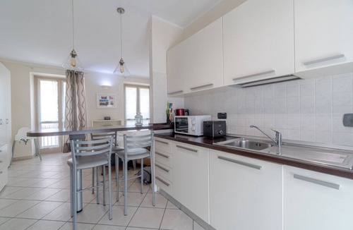 San Donato Apartment | GuestHost - Modern studio apartment perfect for 3 people and equipped with every comfort is located a few meters from Piazza Statuto, from where the famous Via Garibaldi starts, a pedestrian street in the center of Turin. In 10 minutes on foot you can al