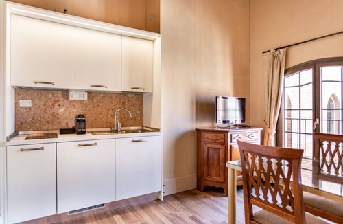 Molina Apartment | GuestHost - Molino Stucky Residence Mascareta Suite