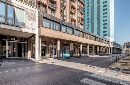 Padova House | GuestHost - Our residence is located on the fourth floor of a building, equipped with a lift.Service room which can be accessed by all guests complete with microwave, refrigerator, coffee machine, electric kettle, cups and glasses.Possibility to park bic