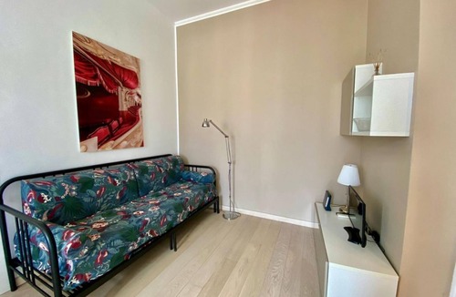 Acquabella Apartment | GuestHost - Piazzale Susa Bright Flat with Veranda