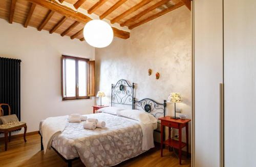 Siena Apartment | GuestHost - Podere Rural Chic - Garden & Parking