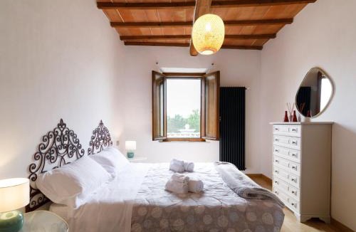 Siena Apartment | GuestHost - Podere Rural Chic - Garden & Parking