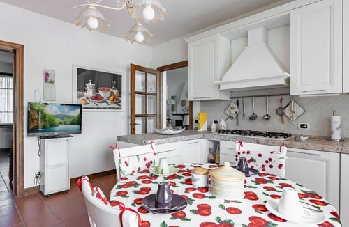 Nozanno Villa | GuestHost - Ponte a Moriano Villa with Private Parking&Garden!