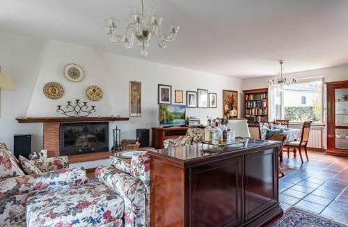 Nozanno Apartment | GuestHost - Ponte a Moriano Villa with Private Parking&Garden!