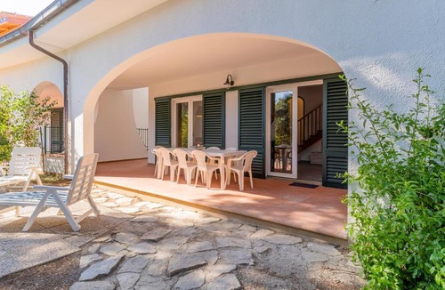 Quercianella Apartment | GuestHost - Quercianella Lovely Villa near the Sea With Parking!