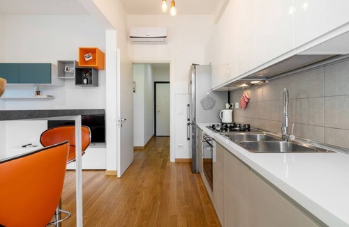 San Jacopino Apartment | GuestHost - Quiet and cozy 60 sqm apartment, for 4 people, located on the 3rd floor of a period building in good condition with lift (NOT suitable for disabled people - some steps to access it). The property is located in San Jacopino/Doni district, a qu