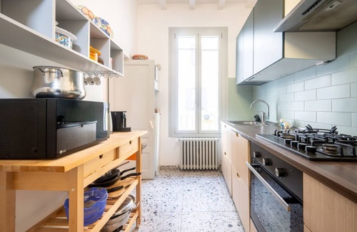 Oltretorrente Apartment | GuestHost - Spacious and bright 105 sqm apartment, accommodating up to 6 people, located on the second floor of a building without an elevator.The property is located in Parma's Oltretorrente neighborhood, a quiet residential area with plenty of amenitie