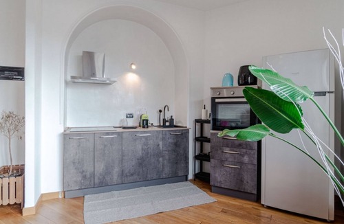 Cenisia Apartment | GuestHost - Spacious and bright apartment of approximately 80 square meters, perfect for four people, located on the fifth floor of a building (NO elevator).The property is located in a quiet area and well-connected to the center of Turin by surface tran