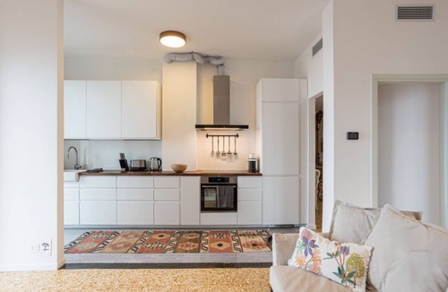 Civenna Apartment | GuestHost - Spacious and bright one-bedroom 90smq apartment on the fourth floor of a 70s building, with elevator, that can accommodate up to 4 paxThe apartment is located in the municipality of Civenna, just 7km from the center of Bellagio. Quiet locatio