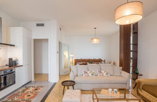 Civenna Apartment | GuestHost - Spacious and bright one-bedroom 90smq apartment on the fourth floor of a 70s building, with elevator, that can accommodate up to 4 paxThe apartment is located in the municipality of Civenna, just 7km from the center of Bellagio. Quiet locatio