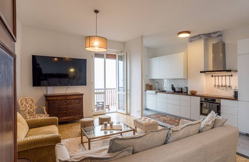 Civenna Apartment | GuestHost - Spacious and bright one-bedroom 90smq apartment on the fourth floor of a 70s building, with elevator, that can accommodate up to 4 paxThe apartment is located in the municipality of Civenna, just 7km from the center of Bellagio. Quiet locatio