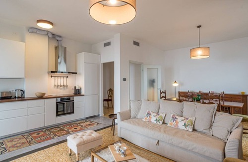 Civenna Apartment | GuestHost - Spacious and bright one-bedroom 90smq apartment on the fourth floor of a 70s building, with elevator, that can accommodate up to 4 paxThe apartment is located in the municipality of Civenna, just 7km from the center of Bellagio. Quiet locatio
