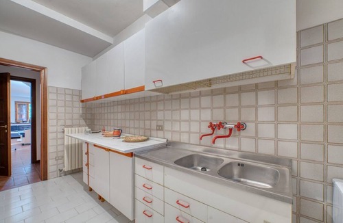 Perugia Apartment | GuestHost - Spacious and comfortable apartment of approximately 200 sqm, accommodating up to four people, located on the lower ground floor of a villa (accessible by steps).The property is located in a residential area surrounded by greenery, about a 15-