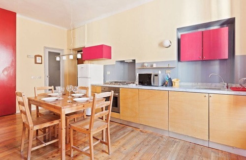 Lazzaretto Apartment | GuestHost - Spacious apartment equipped with all the main comforts located on the fourth floor of a building without a lift, it can accommodate up to 4/5 people!Close to Corso Buenos Aires, the famous shopping street in Milan, and the M1 Porta Venezia
