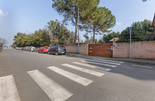 Ferrara Apartment | GuestHost - Stunning ground floor apartment in a modern villa, perfect for up to 5 people.Immersed in a charming garden with pine forest and swimming pool, the accommodation is located in a quiet residential area equipped with all services, a short dista