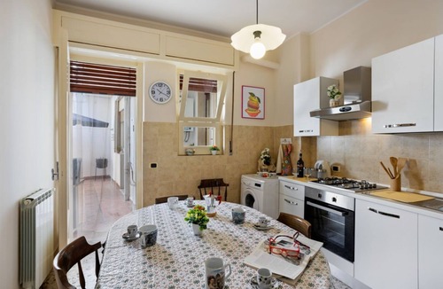 Aci Trezza Apartment | GuestHost - The apartment is located on the first floor of a building without a lift.In 90 square meters of space, it comfortably accommodates 6 people, with two double bedrooms (one of which has direct access to the terrace) and a living room with a dou