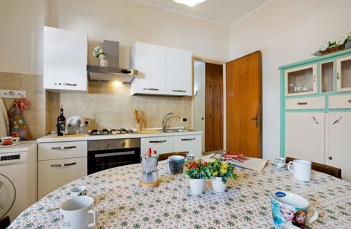 Aci Trezza Apartment | GuestHost - The apartment is located on the first floor of a building without a lift.In 90 square meters of space, it comfortably accommodates 6 people, with two double bedrooms (one of which has direct access to the terrace) and a living room with a dou