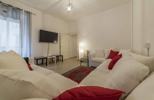 Salario Apartment | GuestHost - This spacious 180sqm apartment with four bedrooms is able to accommodate up to 8 people. Located on the first floor (with elevator) of a restored period building, the apartment overlooks the private park of Villa Albani, one of the most beaut