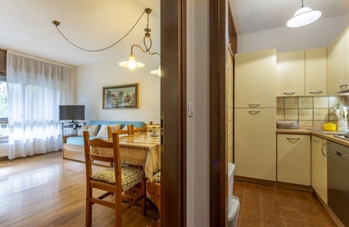 Tarvisio Apartment | GuestHost - Typical vintage flat with terrace (overlooking the Julian Alps!) That can accommodate up to 4 people, located in a quiet area with common garden a stone's throw from the center of Tarvisio. Thanks to its strategic position, from the apartment