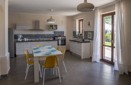 Trecastagni Villa | GuestHost - Very spacious villa (138 sq) on 3 levels that can accommodate up to 7 people! The building is located in Trecastagni, a town among the Etna villages which is a perfect starting point for visiting the majestic Etna Park, unique in all of Europ