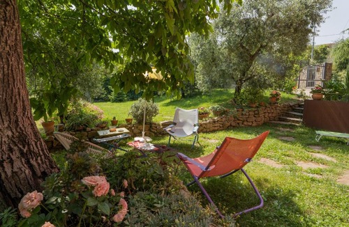 Cordigliano Apartment | GuestHost - Villa Silvana - Apt Giulia & Michela with terrace & parking