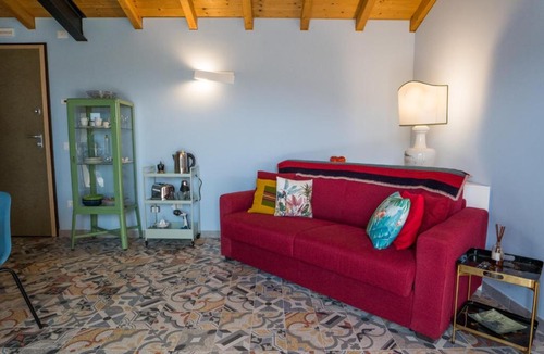 Cordigliano Apartment | GuestHost - Villa Silvana - Apt Giulia & Michela with terrace & parking