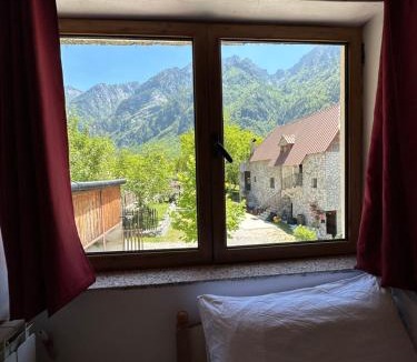 Shale Bed & Breakfast | Guesthouse Bjeshka-9