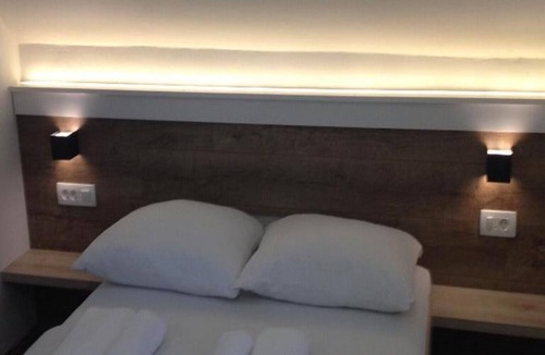 Jezerce House | Guesthouse Family Bosnic - Double Room with Balcony - 3 - 2