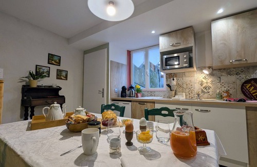 Espaly-Saint-Marcel Bed & Breakfast | Guesthouse with pool and spa near Puy-en-Velay