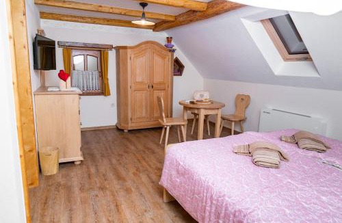 Okroglice House | Guesthouse Močivnik