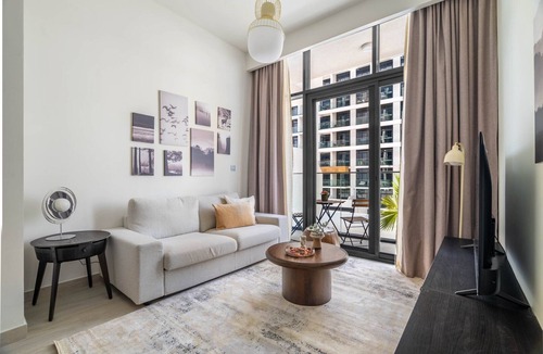 Nad Al Sheba Apartment | GuestReady - 1BDR Mediterranean Design l Pool View