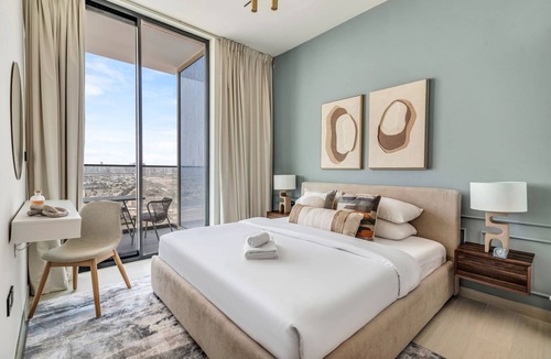 Jumeirah Village Apartment | GuestReady - 2BD | Private Pool Oasis | City View