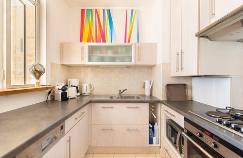 Meriadeck Apartment | GuestReady - Bright Apt in city centre w/Parking