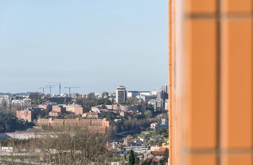 Santa Marinha Apartment | GuestReady - Candal Big Watch