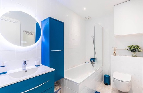 Quartier du Faubourg-Montmartre Apartment | GuestReady - Central Parisian Retreat