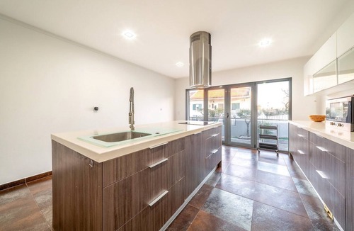 Charneca de Caparica e Sobreda Apartment | GuestReady - Charming family retreat with pool