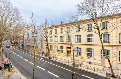 Combat Apartment | GuestReady - Luxury Living near the Parc
