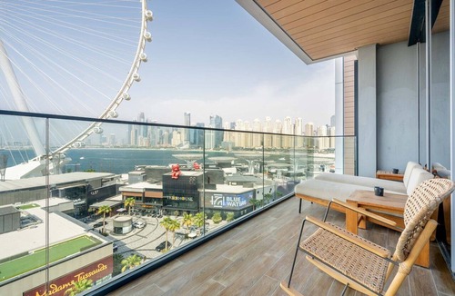 Dubai Apartment | GuestReady - Majestic Ain Dubai from your balcony