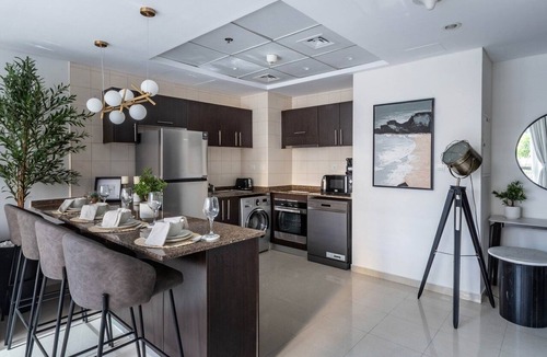 Jumeirah Beach Residence Apartment | GuestReady - Marina Views | Bay Central Tower